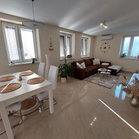 Frastak Apartment フロホヴェック エクステリア 写真